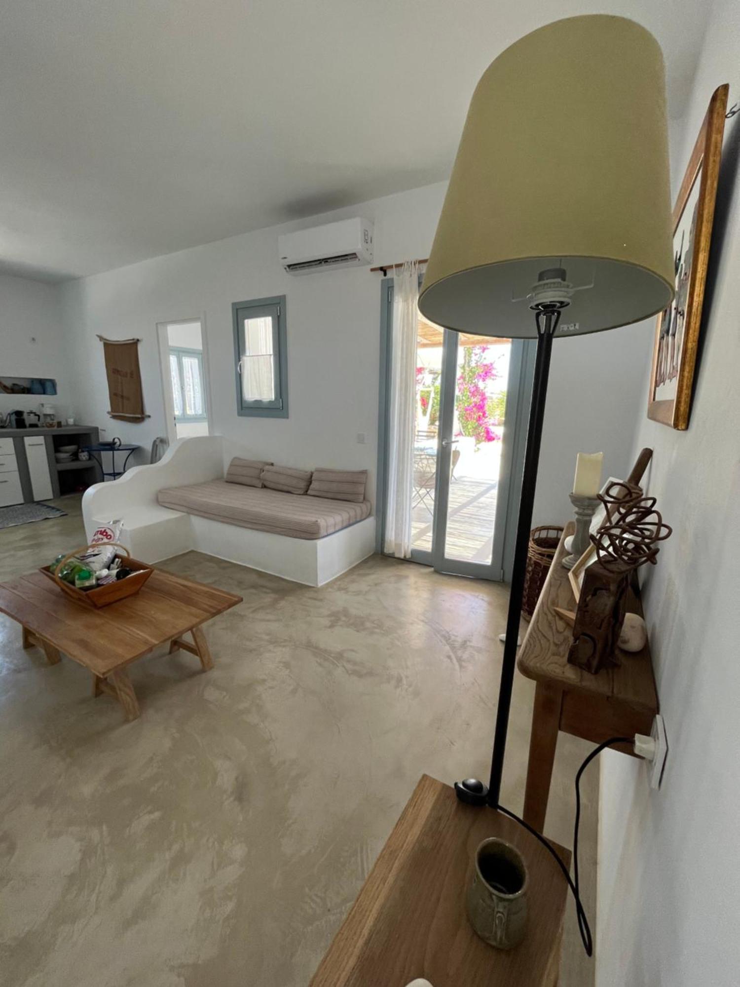 VILLA THEIA - SELENE , appartement de charme pour 4 à 6 personnes prés de la plage et du village de Koufonissi Koufonisia Exterior foto